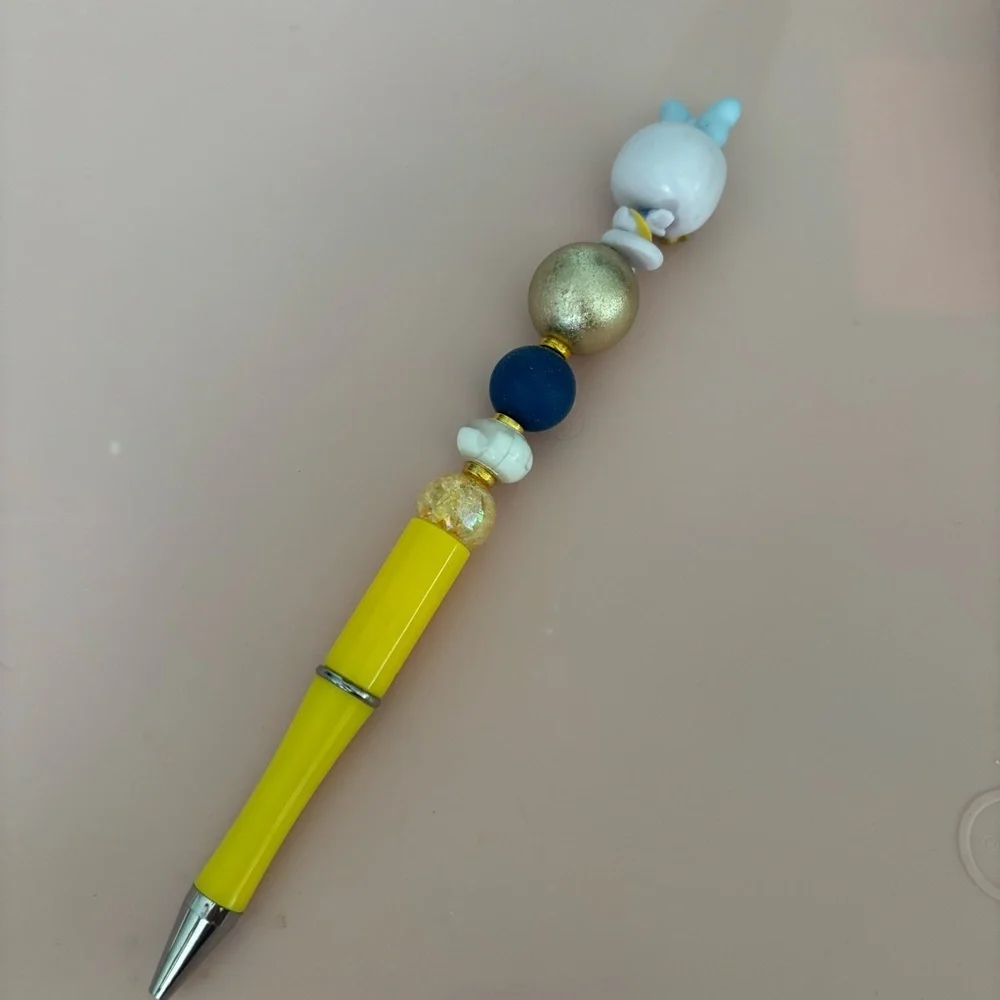 Disney Doorables: Mickey Mouse & Friends: Space Daisy Duck handmade pen